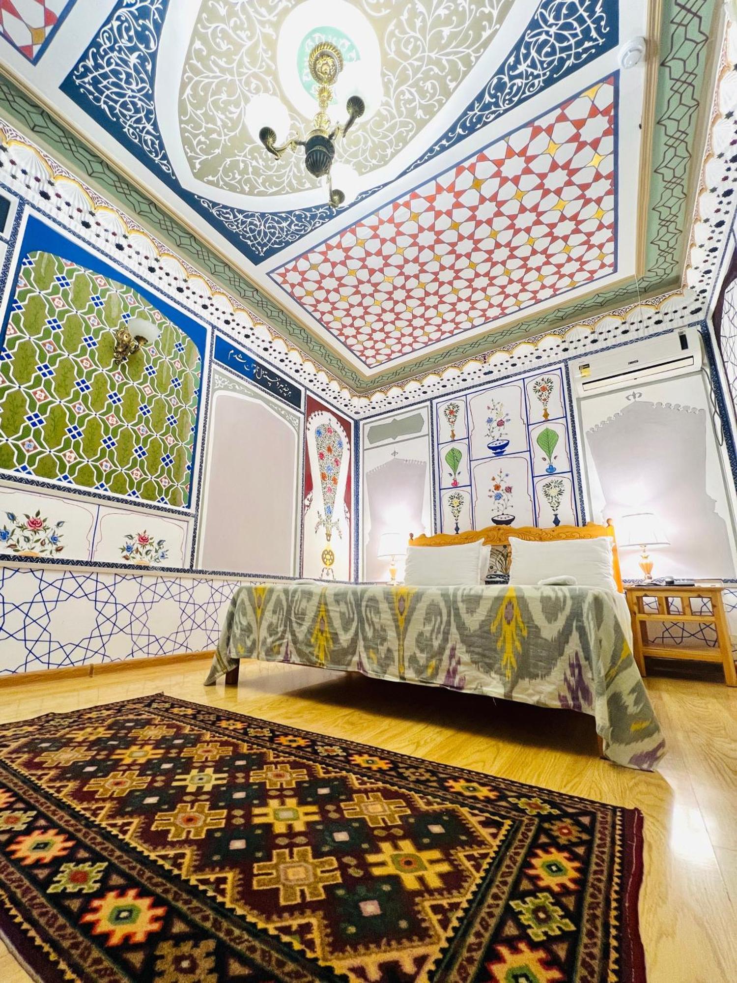 Komil Bukhara Boutique Hotel Exterior photo